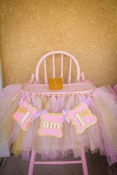 Decorated 1st birthday baby girl highchair. Decorated High Chair, Party Crafts