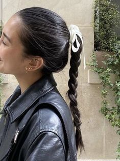 summer hair inspo Ribbon Hairstyle, Adam Sandler, Braided Ponytail, 가을 패션, Ponytail Hairstyles, Trendy Hairstyles