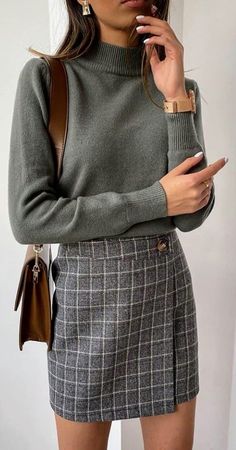 Sixth Form Outfits Smart Business Casual, Business Outfits Women Skirt, Nyc Fashion Winter, Outfits For 2023, Black Kids Fashion, Stockholm Fashion Week, Trendy Winter Fashion, Business Skirt, Stylish Winter Outfits