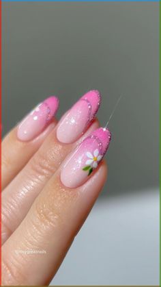 Celebrate the holiday season with these festive Christmas nail art designs! #ChristmasNails #FestiveNailArt #HolidayNails #WinterNails #ChristmasVibes Pastel Nail Art, Mint Green Nails, Cotton Candy Nails, Pink Nail Art Designs, Almond Nail Art, Simple Spring Nails, Girly Acrylic, Romantic Nails, Green Nail Designs