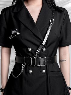 Punk Metal Square Buckle Metal Chain Decorative Waist Belt with Detachable Shoulder Strap Harajuku Punk, Single Dress, Belt Chain, Waist Belts, Retro Mode, Check Dress, Elegant Dresses For Women, Military Uniform, Fancy Outfits