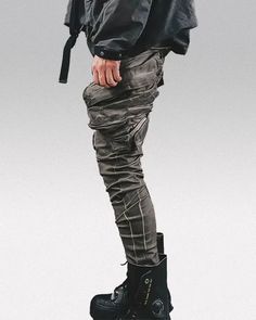 Conquer the cityscape in Cyberpunk Pants "Hamada". A blend of edgy style and utilitarian design for the fearless urbanite. Cyberpunk Pants, Cyberpunk Helmet, Hakama Pants, Utilitarian Design, Techwear Pants, Techwear Outfits, Edgy Style, Edgy Fashion, Oversized Tshirt