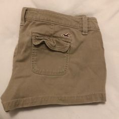 Nwot Hollister Khaki Shorts! Uniform Pants, Digital Closet, Hollister Shorts, Khaki Shorts, Hollister, Womens Shorts, Pants, Women Shopping, Closet