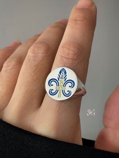 "custom engraved enamel signet ring ♡ very delicately handcrafted unisex - looks super cool on both women & men side or inside engravings available & cost 12 USD for both sides. please contact us if you request side engravins or simply go back to our shop and purchase the \"Side or inside engraving fee\" listing. available in 2 oval face sizes: large - 15x17 mm xlarge - 17x19 material options: 925 sterling silver 14k gold plated rose gold plated what is gold/rose gold plated: gold/rose gold plat Engraved Enamel Ring As A Gift, White Gold Enamel Ring Gift, Sterling Silver Signet Ring With Black Enamel As Gift, Oval Enamel Signet Ring For Gift, Oval Enamel Signet Ring As Gift, Engraved Enamel Ring As Gift, Engraved Enamel Ring For Gift, Engraved Enamel Signet Ring Gift, Engraved Enamel Ring