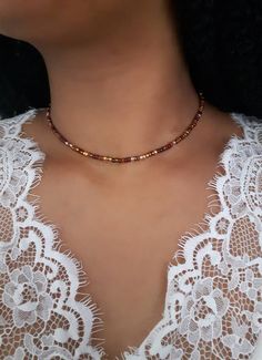 Brown Choker Necklace, Cheap Handmade Choker With Round Beads, Choker Ideas Diy, Brown Seed Bead Necklace, Brown Necklace Aesthetic, Brown Bead Necklace, Brown Beaded Jewelry, Brown Beaded Necklaces, Seed Bead Choker Ideas