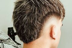 Fohawk Haircut Fade, Burst Fade Mullet, Mullet Modern, Fohawk Haircut, Fade Mullet, Straight Thick Hair