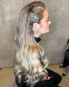 Glitter Hair Updo, Glitter Hair Wedding, Sequin Dress Hairstyle, Glitter Updo Hair, Glitter Updo, Hairstyles With Glitter, Hair With Rhinestones, Glitter In Hair