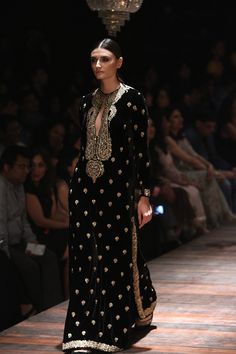 Sabyasachi | Lakmé Fashion Week winter/festive 2016 #Sabyasachi #LFWWF2016 #PM Fashion Week Winter, Dia Mirza, Saree Bollywood, Nikkah Dress, Anamika Khanna, Salwar Kamiz, Sonakshi Sinha, Pakistan Fashion