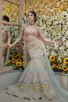 #outfits #mehandi #mermaid #lehenga #fashion Alanna Pandey Wedding, Alanna Panday Wedding, Alanna Pandey, Alanna Panday, Haldi Outfits, Mumbai Wedding, Indian Dresses Traditional, Fashion Illustration Dresses, Indian Wedding Outfits