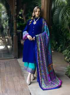 Boutique Style Dresses, Desi Dress, Designer Kurti Patterns, Fancy Kurti, Desi Fashion Casual, Velvet Dresses, Pakistani Fancy Dresses, Suit Pattern, Fashion Sewing Tutorials