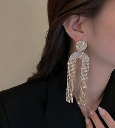 Stunning and reflective, our circular dot drop earrings are available in two stylish colors Pair with a glam look Fast and free shipping in the United States! Item will arrive within 3-5 days! Staple Earrings, Jellyfish Design, Long Tassel Earrings, Diamond Dangle Earrings, Tassel Drop Earrings, Geometric Triangle, Triangle Earrings, Trendy Earrings, Fringe Earrings