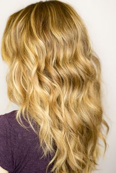 How to make your hair look naturally curly/wavy or enhance what curls you have. Need this now that I have wavy hair post babies. Curling Long Hair, Blow Dry Hair, Waves Curls, Air Dry Hair, Long Blonde Hair, Hair Envy, Natural Curls