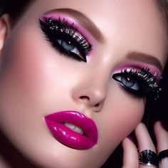 Makeup Secret, Beautiful Lipstick, Heavy Makeup, Makeup Artist Tips, Queen Makeup, Lipstick Art