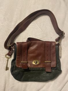 Fossil Mason Crossbody Bag Brown Black Leather Vintage Handbag Purse Flap Zip. Condition is New with tags. Shipped with USPS Ground Advantage. Leather Bag Aesthetic, Vintage Leather Flap Shoulder Bag, Vintage Brown Flap Shoulder Bag, Vintage Brown Crossbody Flap Bag, Fossil Handbags Vintage Leather Bags, Vintage Brown Soft Leather Crossbody Bag, Vintage Crossbody Bag, Fossil Bags, Bags Aesthetic