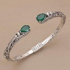 Silver Bracelet Designs, Inexpensive Jewelry, Womens Silver Jewelry, Antique Silver Jewelry, Silver Jewellery Indian, Silver Bracelets For Women, Jewelry Bracelets Silver, Gold Bangles Design, Women Bracelet