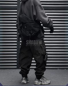 Typ: Spodnie Techwear

 Projekt: Techwear, streetwear

 Spodnie techniczne: Spodnie techniczne to idealne uzupełnienie stroju technicznego.

 Najwyższa jakość: Wzmocnione szwy, wygodne w noszeniu, miękkie w dotyku

 Materiały: Poliester

 Można prać w pralce w temperaturze 30 °C (86 °F)






 Spodnie Baggy Cargo Streetwear: Ostateczny miejski styl



 Odkryj szczyt miejskiej mody z naszymi spodniami Baggy Cargo Pants Streetwear. Wykwintnie zaprojektowane, aby połączyć wygodę i szyk, te spodnie ucieleśniają kwintesencję ducha stylu ulicznego . Ich obszerny krój w połączeniu z funkcjonalnym krojem cargo zapewnia, że ​​nie tylko będziesz wyglądać modnie, ale także będziesz mieć dużo miejsca na codzienne niezbędne rzeczy.

 Za stylową fasadą spodni Baggy Cargo Pants Streetwear kryje się op Cargo Design, Techwear Streetwear, Cargo Pants Streetwear, Techwear Pants, Techwear Outfits, Combat Pants, Couple Silhouette, Pants Streetwear, Baggy Cargo Pants