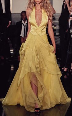 Ralph Lauren Runway, Mode Editorials, 90s Runway Fashion, Iconic Dresses, فستان سهرة