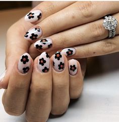 Floral Nail Art Short Nails, Black Flower Nails, Fun Fall Nails, Cute Gel Nails, Nail Forms, Funky Nails, Floral Nails, Dope Nails, Nail Accessories