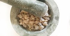 How To Make Frankincense Oil, Frankincense Resin Uses, Spice Apothecary, Homemade Lotions, Natural Mama, Toxic Makeup, Oil Infusion, Resin Face, Feminine Spirituality