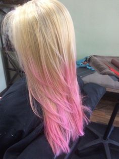 Light Pink Underneath Hair Blonde, Pink And Blonde Hair, Cool Blonde Hair, Hair Streaks, Hair Idea, Pretty Hair Color