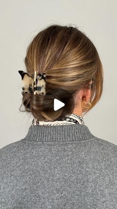 Irmgard Wangerin on Instagram: "a little hairstyle tutorial for you 🦋🩵  #aachen #hairtutorial #shorthair #beautytrend #hairtrend #hairstyle #hairstylehack" French Hair Pin Short Hair, Clip Hairstyles Short Hair, Hair Today Gone Tomorrow, Bob Hair Color, Beautiful Braided Hair