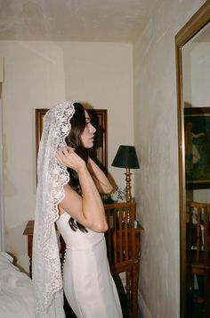 Fingertip Length Mantilla Wedding Veil with Beaded Lace Trim – One Blushing Bride Custom Wedding Veils Poetic Romance, Mantilla Wedding Veil, Mantilla Veil Wedding, Elbow Length Veil, Fingertip Wedding Veils, Lace Mantilla, 사진 촬영 포즈, Long Veil, Alencon Lace