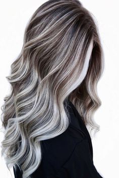 Blonde Strands, Ash Blonde Hair Balayage, Winter Blonde Hair, Blonde Balayage Hair, Balayage Hair Color Ideas, Balayage Ideas, Blonde Highlights On Dark Hair, Balayage Hair Color