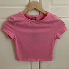 Pink, Xs Nwt Basic Pink Crop Top, Basic Pink Tops For Streetwear, Pink Cropped T-shirt For Summer, Cotton Y2k Style T-shirt, Basic Fitted Pink T-shirt, Fitted Basic Pink T-shirt, Pink Fitted Basic T-shirt, Pink T Shirt Outfit, Cute Pink Cropped T-shirt