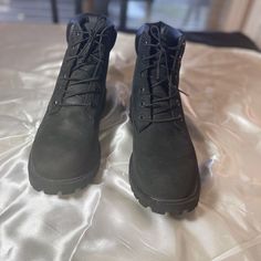 New. Women’s Timberland Boots States Size 7. Runs Big In Size. Black In Color. Never Worn. I Am A Size 7.5 And This Boot Fits Like An 8. This Boot Is Definitely A Whole Size Larger. I Have The Timberland Box That Came With The Boots. My Guess Is The Boots Were In The Wrong Box. The Size On The Box Does Say Size 8 And It Fits Exactly Like An 8, But The Image Is To A Different Timberland Boot Style. Please See Photos. Pet And Smoke Free Home Timberland Casual High-top Waterproof Boots, Timberland Casual Waterproof Boots For Fall, Casual Timberland Waterproof Boots For Fall, Casual Timberland Boots For Streetwear, Casual Timberland Waterproof Ankle Boots, Timberland Boots For Fall Streetwear, Timberland Casual Waterproof Boots With Round Toe, Trendy Timberland Boots With Round Toe, Timberland Waterproof Boots For Streetwear