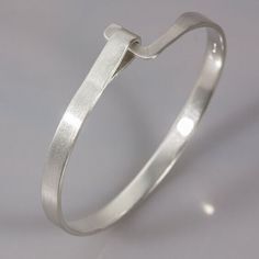 Engraved Bangle, Silver Trays, Silver Jewelry Handmade, Sterling Silver Bangles, Jewellery Ideas, Unisex Jewelry, Bangles Jewelry, Silver Bangles, Jewellery Making