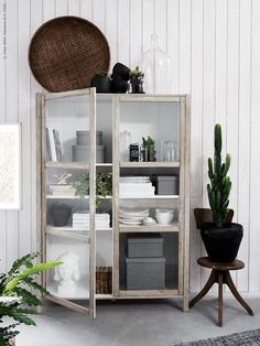 an image of a shelf with plants in it and the caption reads, 5 steps to vintage scandinavian av henna nord