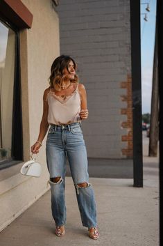 Causal Date Outfits For Women, Spring Girls Night Out Outfit, Outfit For Night Out Casual, Dinner With The Girls Outfit Summer, Cute Outfits For Night Out, First Date Outfit Jeans, Third Date Outfit, Spring Night Out Outfit Going Out, Friday Night Outfit Going Out Summer