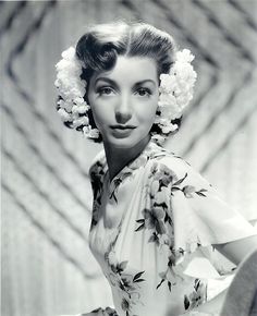 Marsha Hunt, 40s Hairstyles, Robert Taylor, 1940s Hairstyles, Flowers In Her Hair, Lily Aldridge, Pin Curls, Zendaya Coleman, Actrices Hollywood