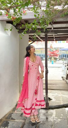 Desi Pink Outfit, Indian Simple Kurti, Indian Clothes Casual, Sajal Aly Outfits, Pooja Outfit Indian Simple, Formal Indian Wear For Women, Rida Tharana Outfits, Suits For Wedding Women Indian, Desi Core Outfits