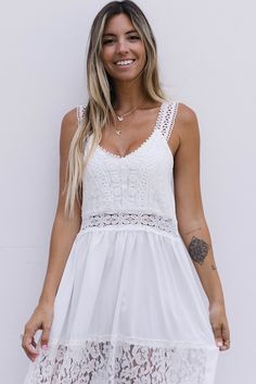 White Floral Lace Tiered Patchwork Sleeveless Dress Breezy Style, Bodycon Floral Dress, Lace Splicing, Lace Straps, Lace Patchwork, Maxi Dress Evening, Tiered Maxi Dress, Floral Pants, Tier Skirt