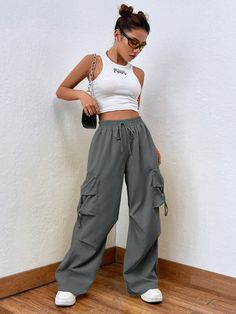 Cinza Casual Collar  Tecido Simples Calças cargo Embellished Não elástico Cargo Pants Outfit Baggy, Black Cargo Pants Outfit Women, Cargo Pants Outfit Girl, Aesthetic Cargo Pants Outfit, Cargo Pants Outfit Fall, Cargo Pants Outfit Summer, Cargo Pant Outfits, Cargo Pants Outfit Street Style, Cargo Pants Women Outfit