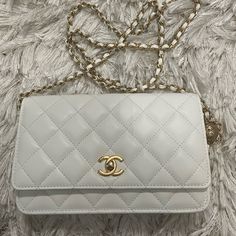 Pure White, Gold Hardware. Adjustable Strap Brand New. Comes With Everything- Box Dust Bag Auth Card Tissues Ribbon Etc No Signs Of Wear Channel Purse, White Chanel Bag, Chanel Pouch, Chanel Chevron, Chanel Crossbody, White Wallet, Chanel Decor, Chanel Tote Bag, Chanel Clutch