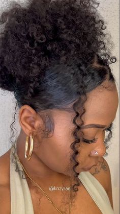 Jawstring Ponytail Hairstyles, Black Women Curly Ponytail, Curls Ponytail Hairstyles, Clip Hairstyles Claw, Black Women Claw Clip Hairstyles, Relaxed Hair Ponytail Hairstyles, Curly Hair In A Ponytail, Claw Clip Ponytail Curly Hair, Rubber Band Ponytail