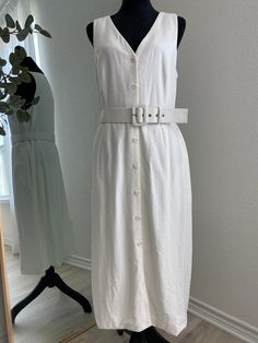 Vintage US Size 10-12 Women's White Sleeveless Button Down Midi Dress  with 2 Side Pockets & A Chunky White Waist Belt Minimalist & Versatile Classy Sheath Button Down White Dress Gift Lined Vintage 'Something Navy' White Sheath Dress In Size L Ships Free From A Small Business In Texas Sleeveless Midi Dress With Button Closure For Day Out, Spring Sleeveless Button-up Dress, Summer Sleeveless Dress With Buttons For Work, White Sleeveless Midi Dress With Button Closure, Button-up Sleeveless Dress For Daywear, Sleeveless Button-up Dress For Daywear, Sleeveless Dress With Button Closure For Spring Workwear, Spring Sleeveless Dress With Button Closure For Work, White Sleeveless Dress With Button Closure For Spring