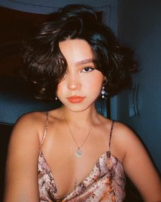 Feminine Short Hairstyles, Short Latina Hair, Latina With Short Hair, Short Curly Goth Hair, Short Fantasy Hair, Curly Hair Female Face Claim, Short Hair Latina, Curly Short Alt Hair, Afro Latina Face Claim