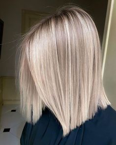 Summer Blonde Hair, White Blonde Hair, Light Blonde Hair, Blonde Hair Shades, Blonde Hair Inspiration, Blonde Hair Looks, Long Bob Hairstyles, Short Hair Color, Hair Color Balayage