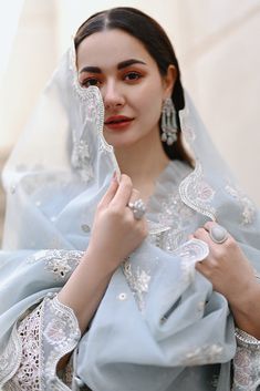 Dupatta Top, Dupatta Style, Pakistani Women Dresses, Lawn Work, Pakistani Designer Clothes, Hania Amir, Modern Saree, Desi Models, Eid Dresses