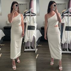 Size: 4/ S Condition: Nwt - Excellent Pre-Owned Condition, No Flaws To Note. Color: White Bardot Dress, White Color, One Shoulder, Size 4, Color White, Maxi Dress, Womens Dresses, Women Shopping, Dresses