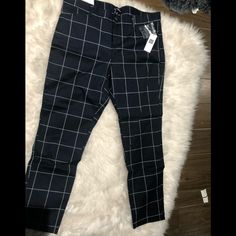 Gap Checker Pants. Blue And White Slimming City Crop. Trendy Gap Cotton Pants, Gap Tapered Leg Bottoms For Spring, Trendy Gap High Waist Pants, Gap Spring Tapered Leg Pants, Gap Blue Pants With Pockets, Gap Blue Bottoms For Spring, Blue Gap Pants With Pockets, Gap Ankle Pants For Spring, Gap Ankle-length Pants For Spring