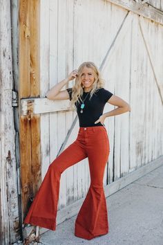 299570476c6f0309545110c592b6a63bdesc45068479ri Bell Bottom Jeans Outfit, Outfit Country, Senior Photo Outfits, Estilo Hippy