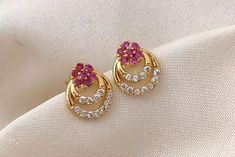 Latest Model Ear Rings Gold, Latest Earrings Design, Small Earrings Gold, Bridal Necklace Designs, Gold Bangles For Women, New Gold Jewellery Designs, Gold Earrings Models, Fancy Jewelry Necklace, Diamond Earrings Design