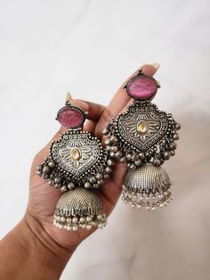 Indian Earrings Jhumka, Partywear Earrings, Capsule Wardrobe Jewelry, Festive Accessories, Trendy Silver Jewelry, Vintage Indian Jewelry, Silver Jhumkas, Temple Jewellery Earrings, Diamond Pendants Designs