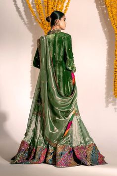 Green Mehndi Dress Ensemble with Kameez, Gharara, and Dupatta Pakistani Mehndi Dress, Dupatta Style, Mehndi Dress, Shadi Dresses, Beautiful Mehndi, Pakistani Fancy Dresses, Desi Clothes, Traditional Indian Outfits, Bridal Dress Fashion