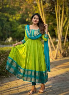 Traditional Dresses Pattern, Cotton Saree Anarkali Dress, Dress Stitching From Saree, Narayanpet Kurtis Designs, Teja Sarees Anarkali, Cotton Drees Desgin, Cotton Saree Frocks For Women, Cotton Border Kurti Designs, Border Saree Dress Pattern