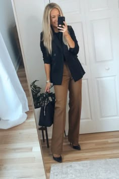 Women’s Cute Business Casual Winter, Camel Slacks Outfit Women, Courthouse Attire Women, Tan Slacks Outfit Women, Tan Blazer Outfits Women, Blazer Work Outfit, Classic Amy, Winter Office Wear